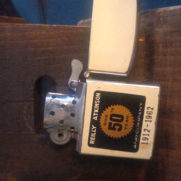 Vintage zippo like lighter - Picture 4 of 8